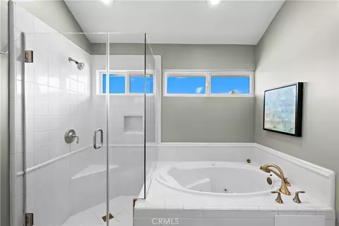 Bath - 21 Emerald, Irvine, CA 92614 photo 3 of 4