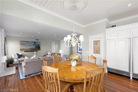 Dining - 21 Emerald, Irvine, CA 92614 photo 4 of 5