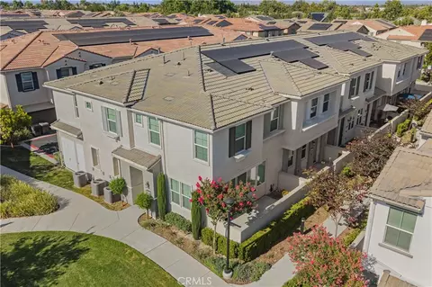 View/Area - 7100 Montecito Ln, Eastvale, CA 92880 photo 3 of 9