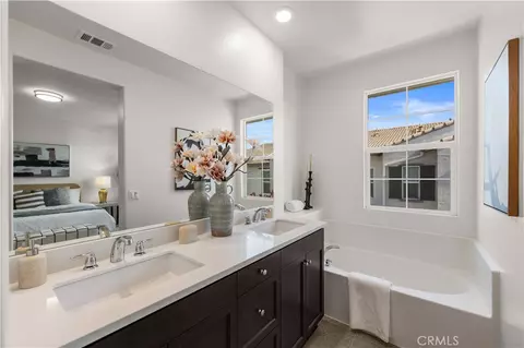 Bath - 7100 Montecito Ln, Eastvale, CA 92880 photo 1 of 2