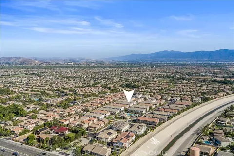 View/Area - 7100 Montecito Ln, Eastvale, CA 92880 photo 8 of 9