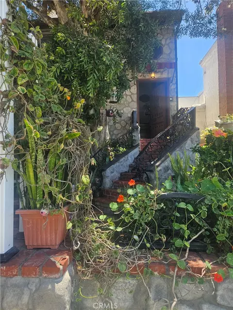 306 6th, Huntington Beach, CA 92648