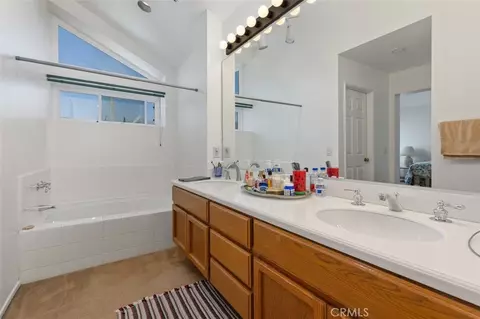 Bath - 1307 Rockdale, Upland, CA 91784 photo 4 of 4