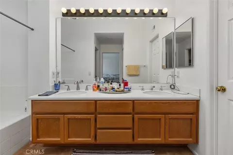 Bath - 1307 Rockdale, Upland, CA 91784 photo 3 of 4