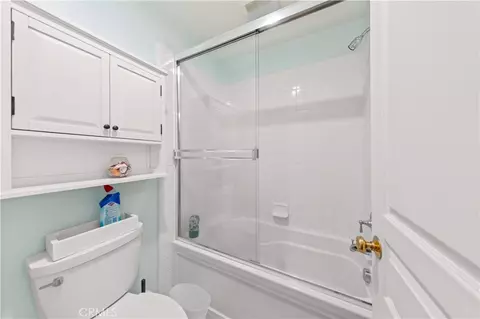Bath - 111 Chantilly, Irvine, CA 92620 photo 5 of 5