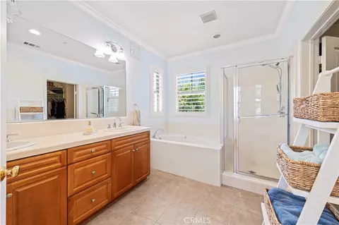 Bath - 111 Chantilly, Irvine, CA 92620 photo 2 of 6