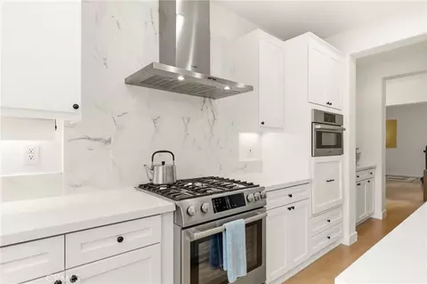 Kitchen - 5 Upland, Irvine, CA 92602 photo 5 of 5
