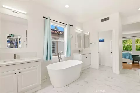 Bath - 5 Upland, Irvine, CA 92602 photo 3 of 4