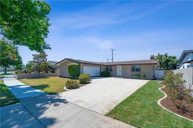2003 W Willow Ave, Orange, CA 92868