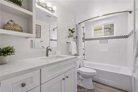 Bath - 2003 W Willow Ave, Orange, CA 92868 photo 3 of 3