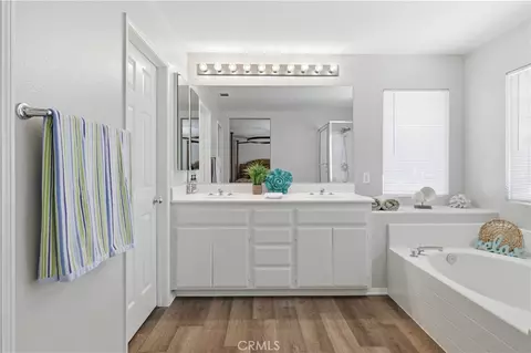 Bath - 100 Lydia Ln, Corona, CA 92882 photo 1 of 3