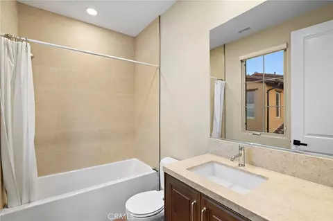 Bath - 137 Sunset, Irvine, CA 92602 photo 4 of 5