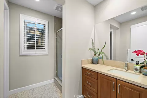 Bath - 137 Sunset, Irvine, CA 92602 photo 3 of 5