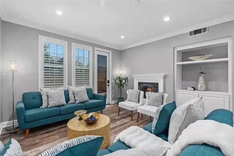 Living - 12 Globe Ln, Ladera Ranch, CA 92694 photo 2 of 3