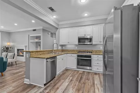Kitchen - 12 Globe Ln, Ladera Ranch, CA 92694 photo 1 of 2