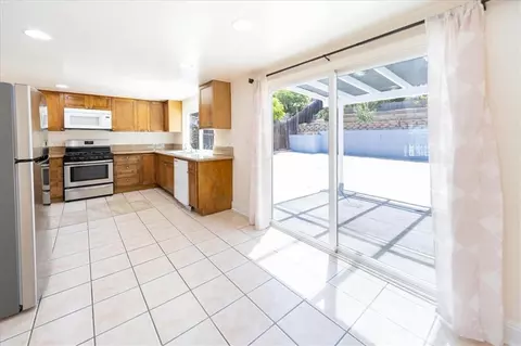 Kitchen - 835 Raintree Pl, Vista, CA 92084 photo 1 of 3