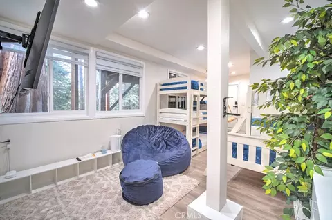 Bedroom - 582 Rose Ln, Twin Peaks, CA 92391 photo 6 of 8