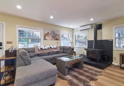 Living - 582 Rose Ln, Twin Peaks, CA 92391 photo 1 of 5