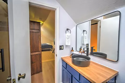 Bath - 582 Rose Ln, Twin Peaks, CA 92391 photo 5 of 11