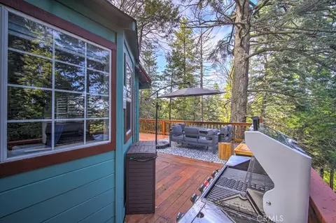 Exterior - 582 Rose Ln, Twin Peaks, CA 92391 photo 3 of 8