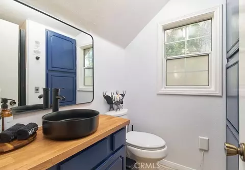 Bath - 582 Rose Ln, Twin Peaks, CA 92391 photo 4 of 11