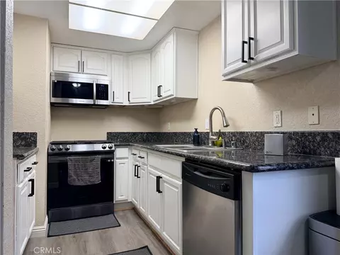 Kitchen - 788 Gianni #202, Corona, CA 92879 photo 2 of 2