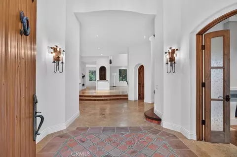 Entry Way - 7206 Aviara Dr, Carlsbad, CA 92011 photo 2 of 7