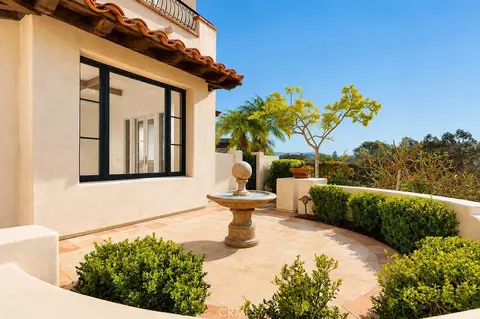 Exterior - 7206 Aviara Dr, Carlsbad, CA 92011 photo 2 of 9