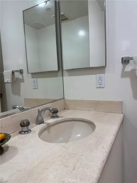 Bath - 850 E Ocean Blvd #B3, Long Beach, CA 90802 photo 1 of 7