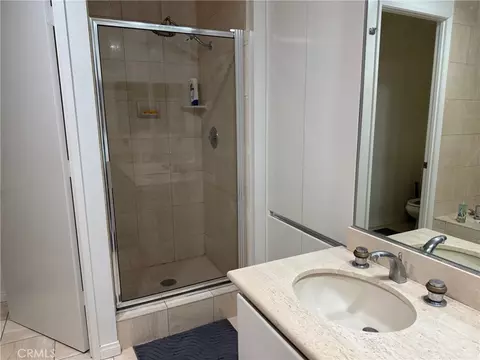 Bath - 850 E Ocean Blvd #B3, Long Beach, CA 90802 photo 4 of 7