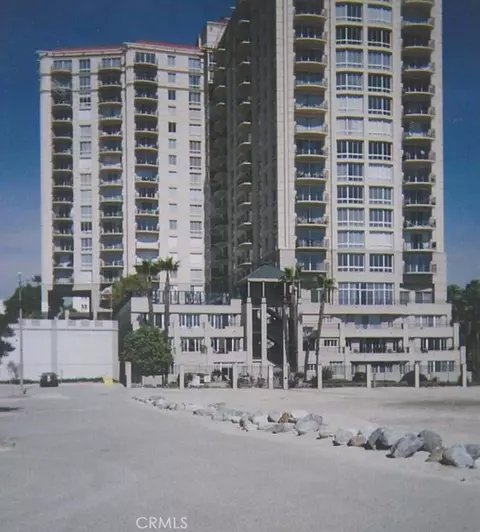 Exterior - 850 E Ocean Blvd #B3, Long Beach, CA 90802 photo 1 of 5
