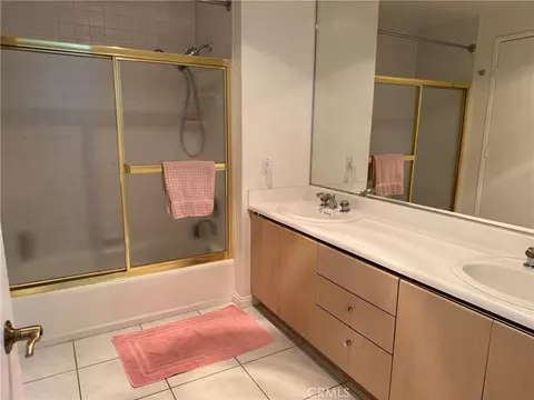 Bath - 850 E Ocean Blvd #B3, Long Beach, CA 90802 photo 7 of 7