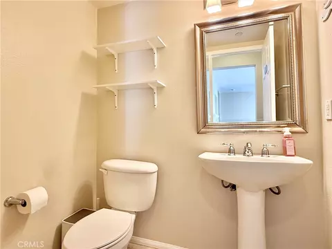 Bath - 5 Quartz, Ladera Ranch, CA 92694 photo 1 of 3