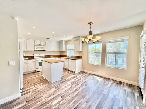 Kitchen - 5 Quartz, Ladera Ranch, CA 92694 photo 2 of 4