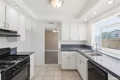 Kitchen - 1075 Will, Hemet, CA 92545 photo 3 of 3