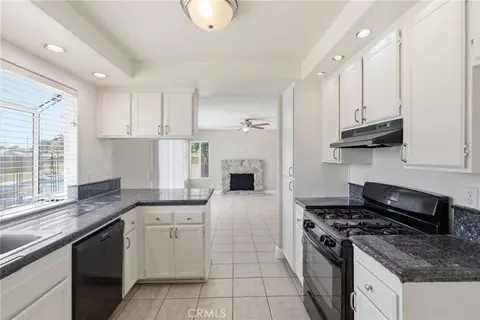 Kitchen - 1075 Will, Hemet, CA 92545 photo 1 of 3