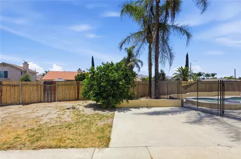 Exterior - 1075 Will, Hemet, CA 92545 photo 4 of 4