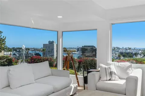 233 Santa Ana, Newport Beach, CA 92663