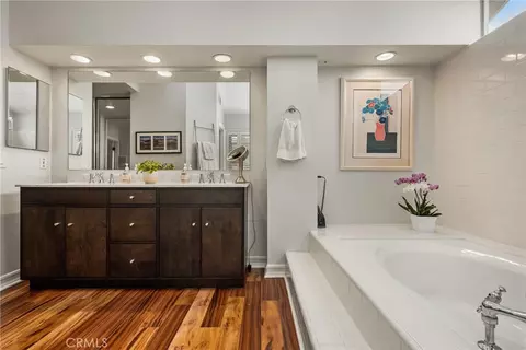 Bath - 57 Emerald, Irvine, CA 92614 photo 7 of 10