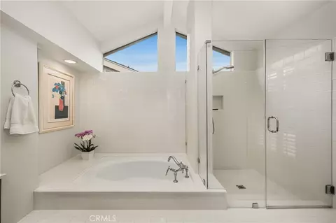 Bath - 57 Emerald, Irvine, CA 92614 photo 6 of 10