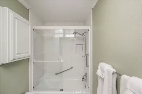 Bath - 57 Emerald, Irvine, CA 92614 photo 4 of 10