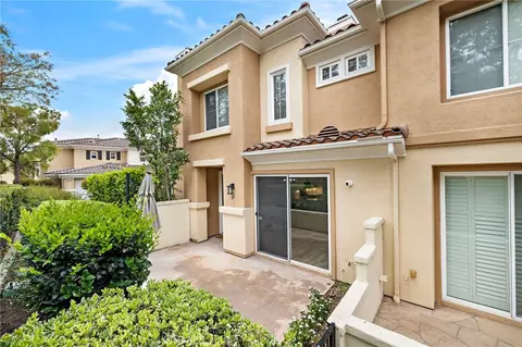 25 Via Vicini, Rancho Santa Margarita, CA 92688