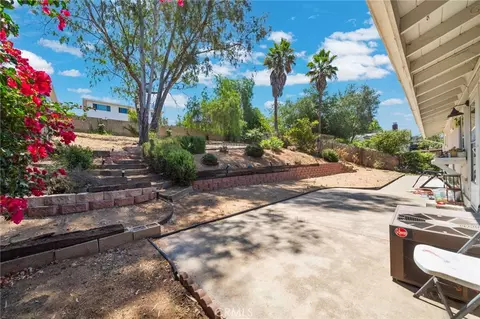 Exterior - 464 E Kalmia, Fallbrook, CA 92028 photo 3 of 5