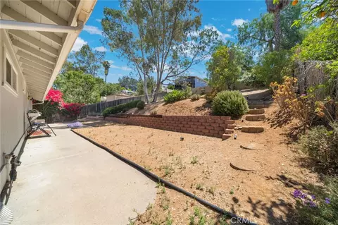 Exterior - 464 E Kalmia, Fallbrook, CA 92028 photo 4 of 5