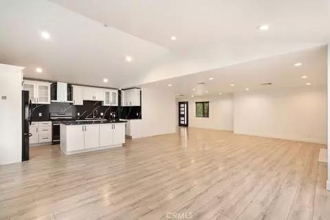 Living - 18646 Ingomar, Reseda, CA 91335 photo 2 of 11