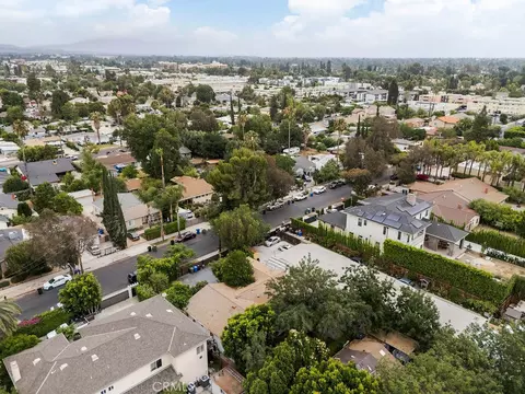 View/Area - 18646 Ingomar, Reseda, CA 91335 photo 4 of 9