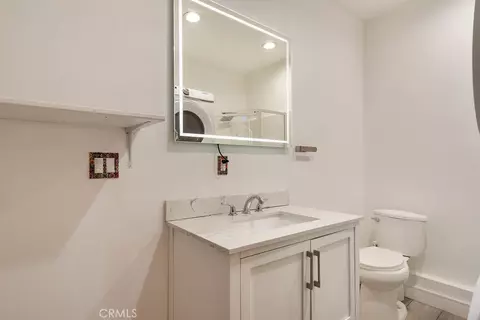 Bath - 18646 Ingomar, Reseda, CA 91335 photo 6 of 6