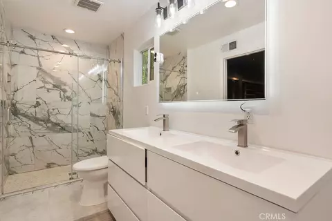 Bath - 18646 Ingomar, Reseda, CA 91335 photo 1 of 6