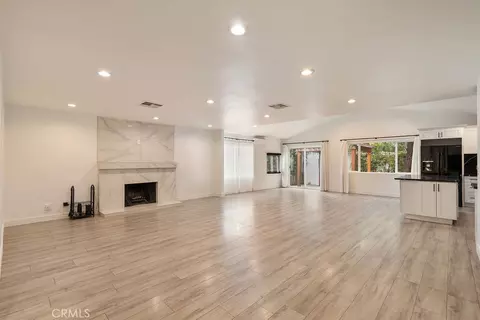 Living - 18646 Ingomar, Reseda, CA 91335 photo 6 of 11