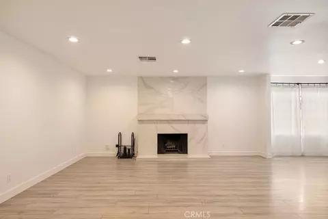 Living - 18646 Ingomar, Reseda, CA 91335 photo 7 of 11